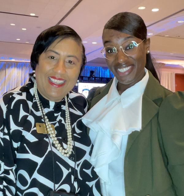 Lynette Smith (left) Melisande Corlett (right) pictured in the Evergreen Ballroom at the 2023 AACUC